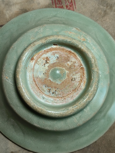古玩陶瓷龍泉青瓷刻花盤拍賣，當前價格1600元