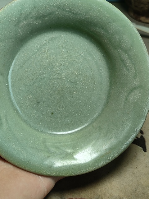古玩陶瓷龍泉青瓷刻花盤拍賣，當前價格1600元