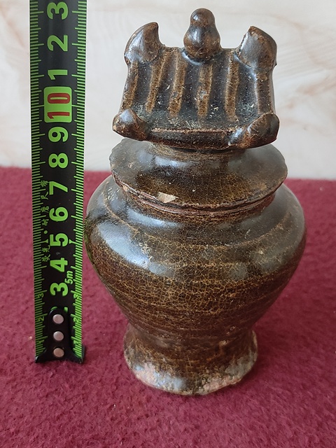 古玩陶瓷褐釉塔式罐拍賣(mài)，當(dāng)前價(jià)格800元