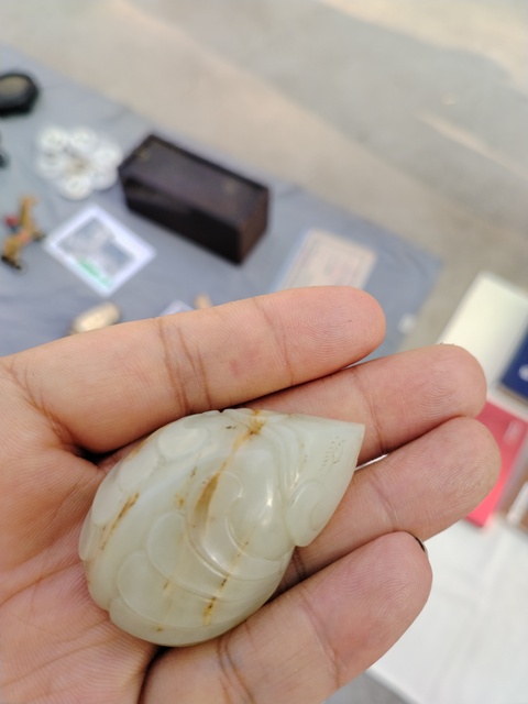 古玩玉器和田玉雕“蝙蝠”把件真品鑒賞圖