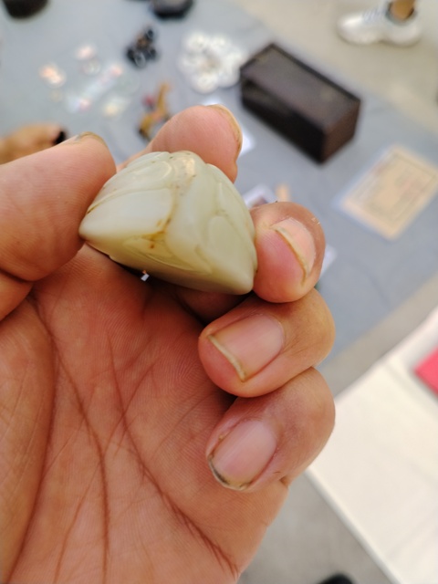 古玩玉器和田玉雕“蝙蝠”把件真品鑒賞圖