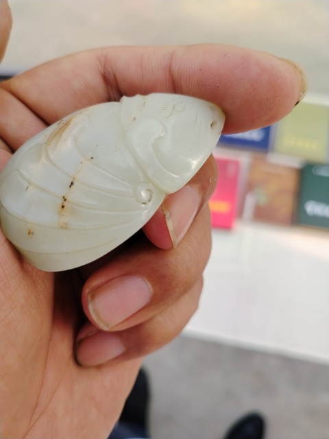 古玩玉器和田玉雕“蝙蝠”把件真品鑒賞圖