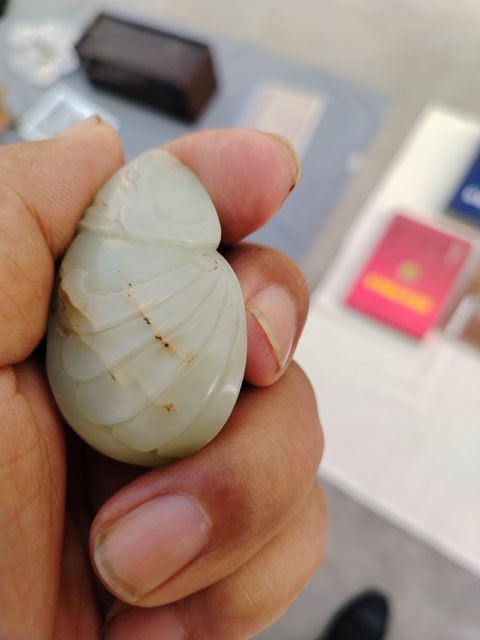 古玩玉器和田玉雕“蝙蝠”把件真品鑒賞圖