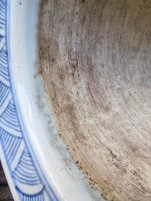 古玩陶瓷纏枝花卉紋青花花盆真品鑒賞圖