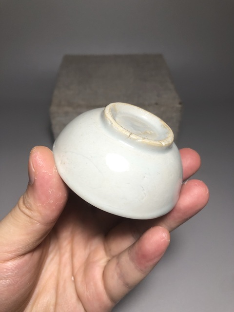 古玩陶瓷（明末清初）德化窯白釉杯拍賣，當前價格0元