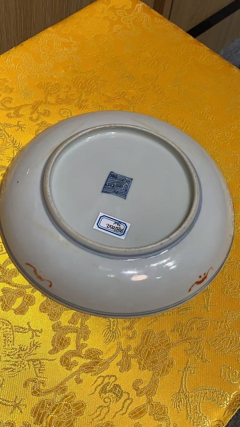 古玩陶瓷福壽三多吉語紋粉彩盤真品鑒賞圖