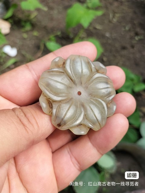 古玩玉器和田玉雕“凌霄花”真品鑒賞圖