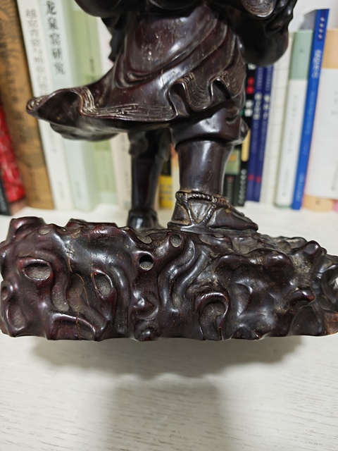 古玩雜項(xiàng)紅木雕刻的一對(duì)夫婦愛情故事真品鑒賞圖