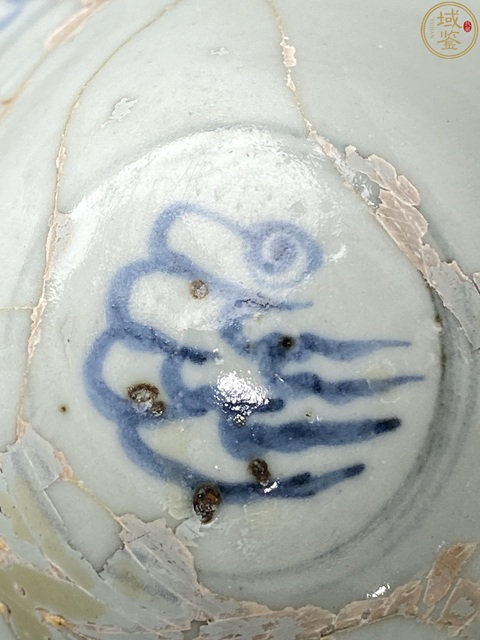 古玩陶瓷梅紋青花高足杯標本真品鑒賞圖