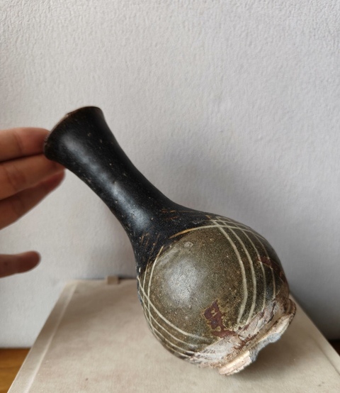 古玩陶瓷邛窯雙色釉膽瓶真品鑒賞圖