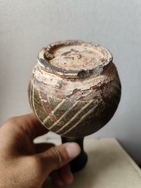 古玩陶瓷邛窯雙色釉膽瓶真品鑒賞圖