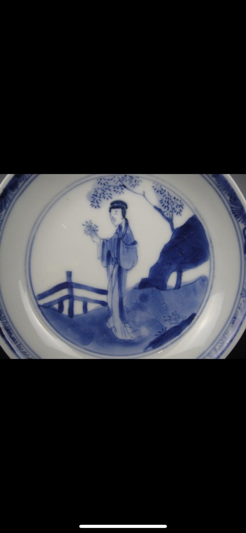 古玩陶瓷仕女紋青花盤真品鑒賞圖