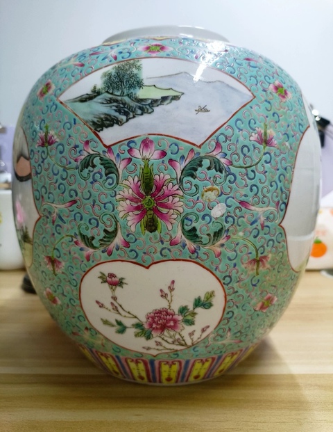 古玩陶瓷粉彩花卉開窗人物罐真品鑒賞圖
