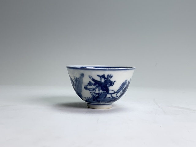 古玩陶瓷清晚期·青花狩獵圖紋杯拍賣,當前價格332元