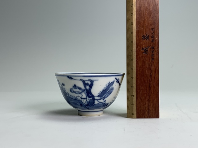 古玩陶瓷清晚期·青花狩獵圖紋杯拍賣,當前價格332元