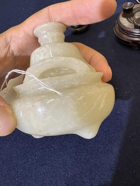 古玩玉器玉瓶。爐真品鑒賞圖