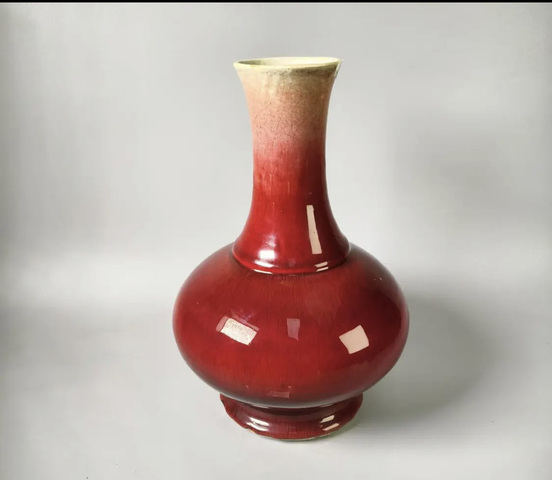 古玩陶瓷紅釉賞瓶真品鑒賞圖