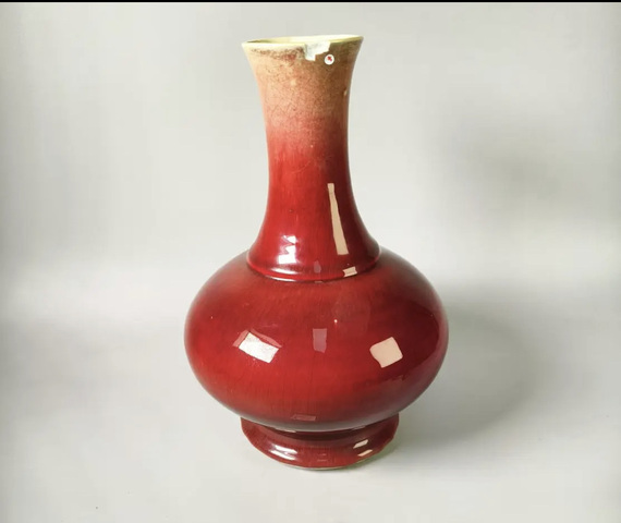 古玩陶瓷紅釉賞瓶真品鑒賞圖