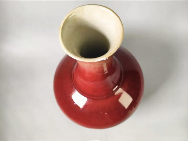 古玩陶瓷紅釉賞瓶真品鑒賞圖