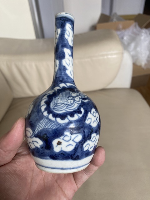 古玩陶瓷清中期青花龍紋長頸瓶真品鑒賞圖