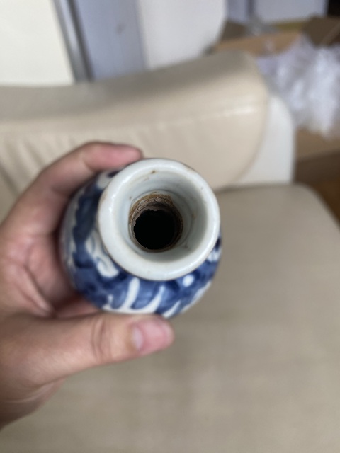 古玩陶瓷清中期青花龍紋長頸瓶真品鑒賞圖