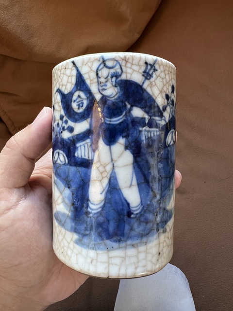 古玩陶瓷哥釉地青花刀馬人筆筒真品鑒賞圖