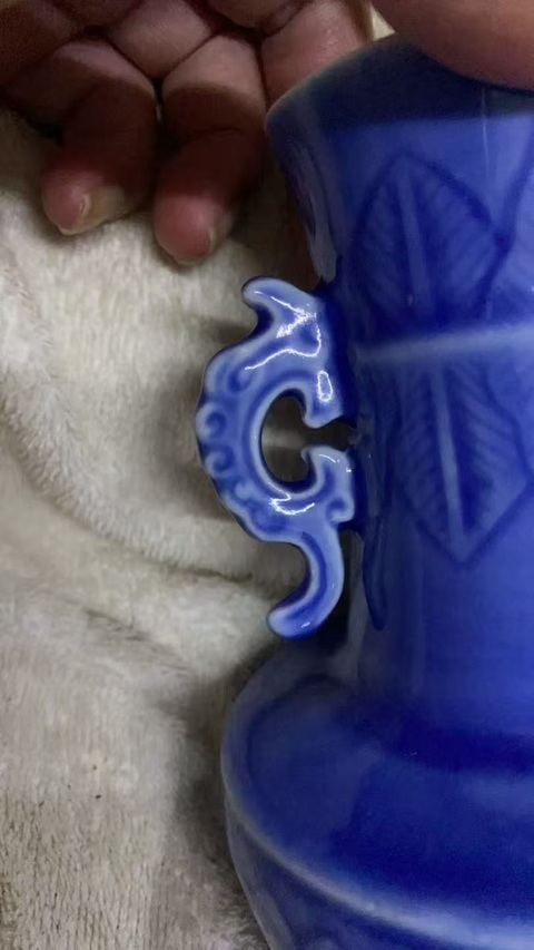 古玩陶瓷藍釉雙耳瓶真品鑒賞圖