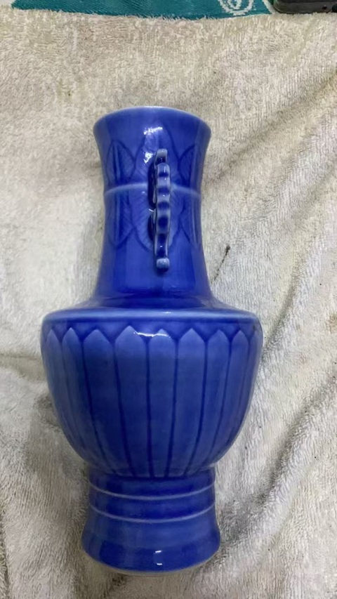 古玩陶瓷藍釉雙耳瓶真品鑒賞圖