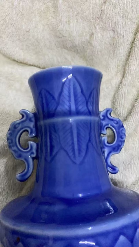 古玩陶瓷藍釉雙耳瓶真品鑒賞圖