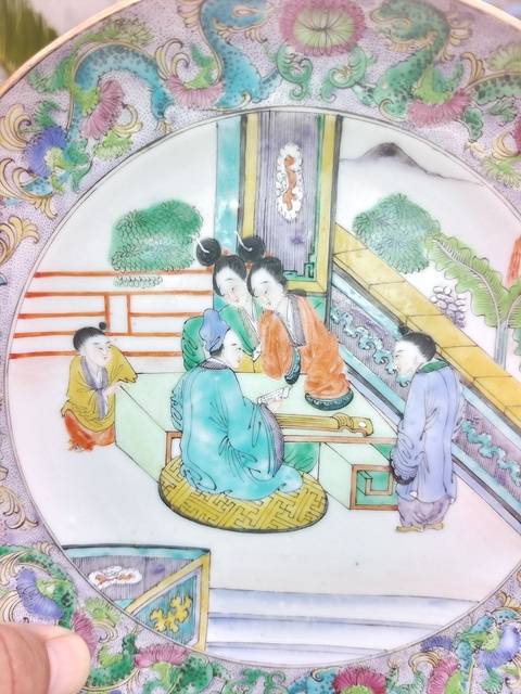 古玩陶瓷廣五彩故事人物盤真品鑒賞圖