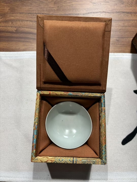 古玩陶瓷青花山水人物紋茶圓真品鑒賞圖
