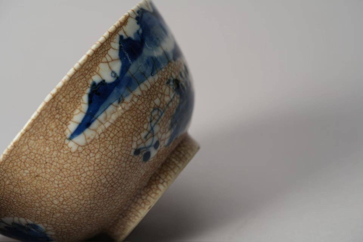 古玩陶瓷哥釉青花山水人物茶碗真品鑒賞圖