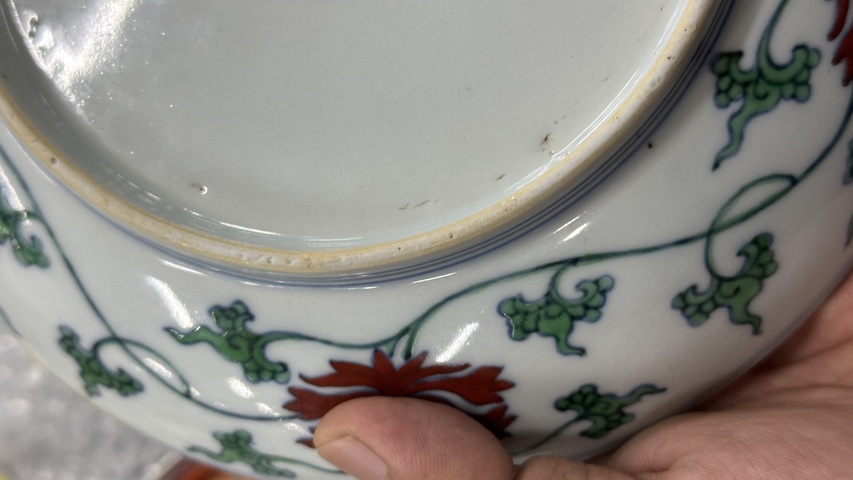 古玩陶瓷青花斗彩花卉紋盤（疑似后加）真品鑒賞圖
