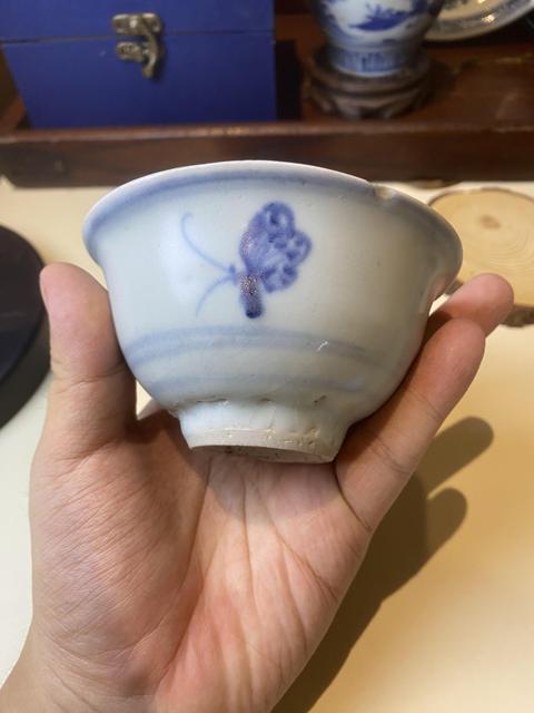 古玩陶瓷青花蝴蝶紋茶圓真品鑒賞圖
