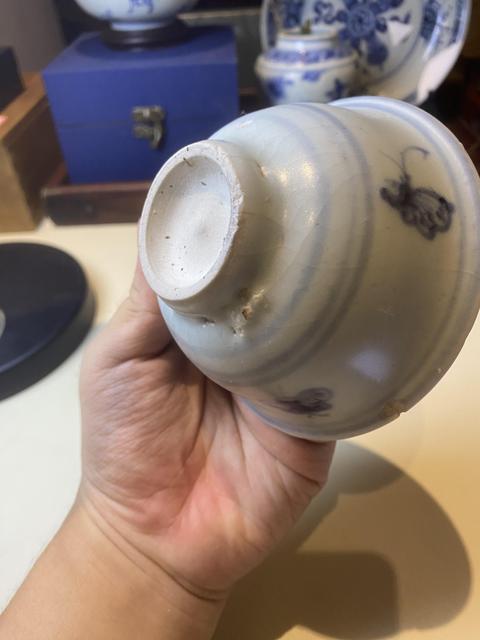古玩陶瓷青花蝴蝶紋茶圓真品鑒賞圖