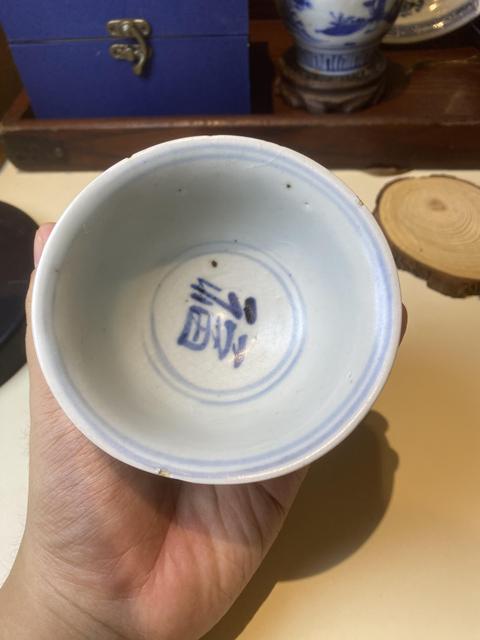 古玩陶瓷青花蝴蝶紋茶圓真品鑒賞圖