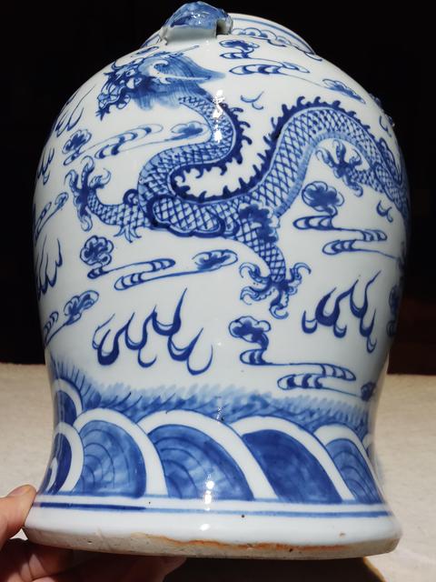 古玩陶瓷青花趕珠龍紋將軍罐真品鑒賞圖