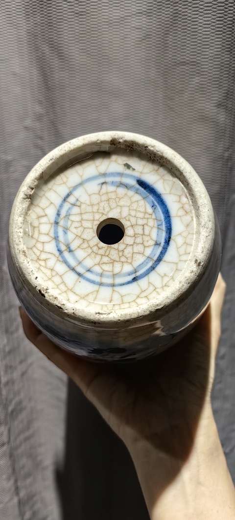 古玩陶瓷哥釉地青花花鳥紋罐真品鑒賞圖