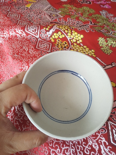 古玩陶瓷花卉紋青花碗真品鑒賞圖