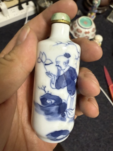 古玩陶瓷青花釉里紅鼻煙壺真品鑒賞圖