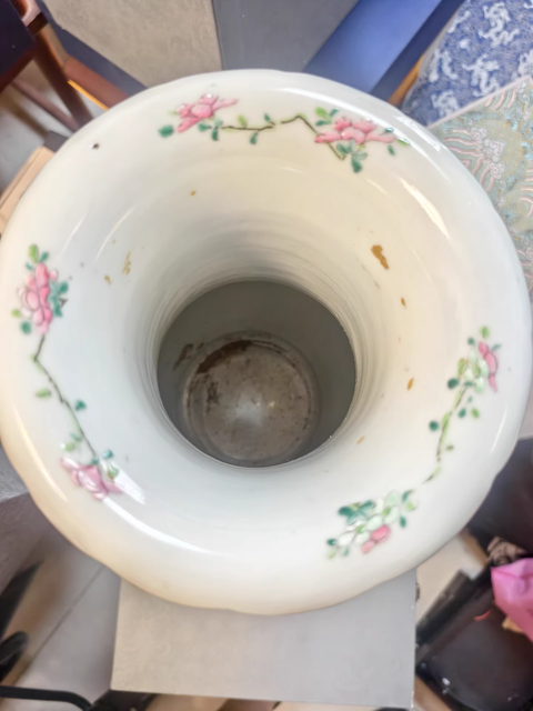 古玩陶瓷花間龍紋粉彩瓶真品鑒賞圖