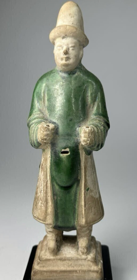 古玩陶瓷明三彩人物俑真品鑒賞圖