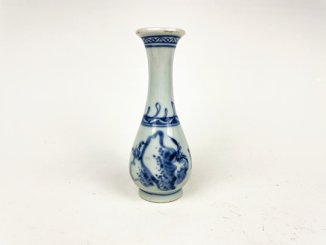 古玩陶瓷清康熙·青花淡描花卉美人瓶拍賣,當前價格0元