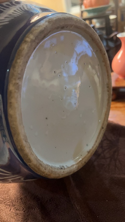 古玩陶瓷霽藍釉堆白花卉紋荸薺瓶真品鑒賞圖