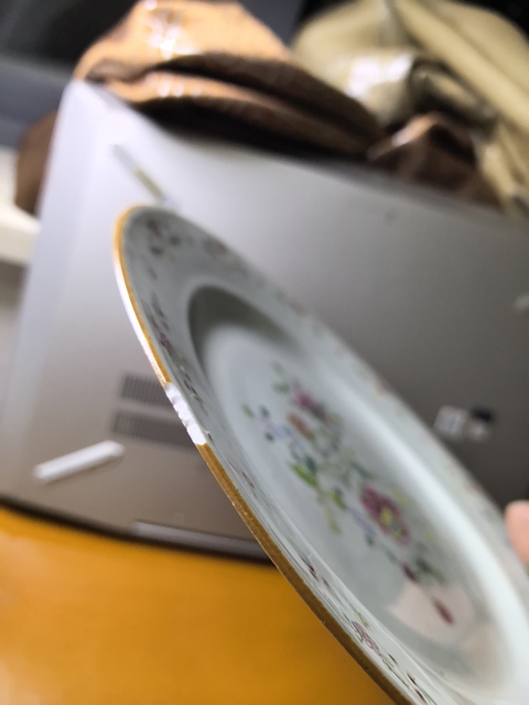 古玩陶瓷乾隆粉彩花卉紋盤真品鑒賞圖