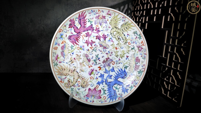 古玩陶瓷粉彩夔鳳紋盤真品鑒賞圖
