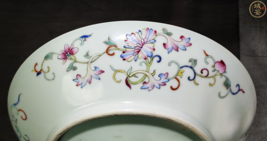 古玩陶瓷粉彩夔鳳紋盤真品鑒賞圖