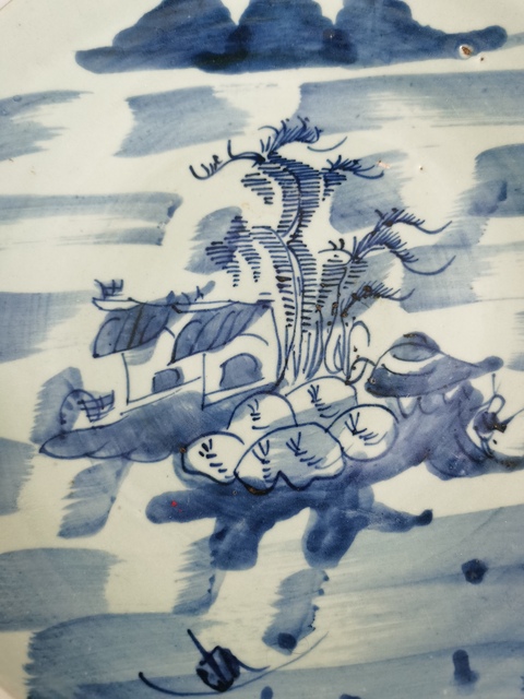 古玩陶瓷豆青釉青花山水紋盤真品鑒賞圖