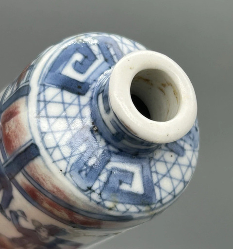 古玩陶瓷青花釉里紅人物紋鼻煙壺真品鑒賞圖