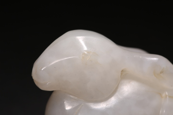 古玩玉器和田玉雕兔型件真品鑒賞圖